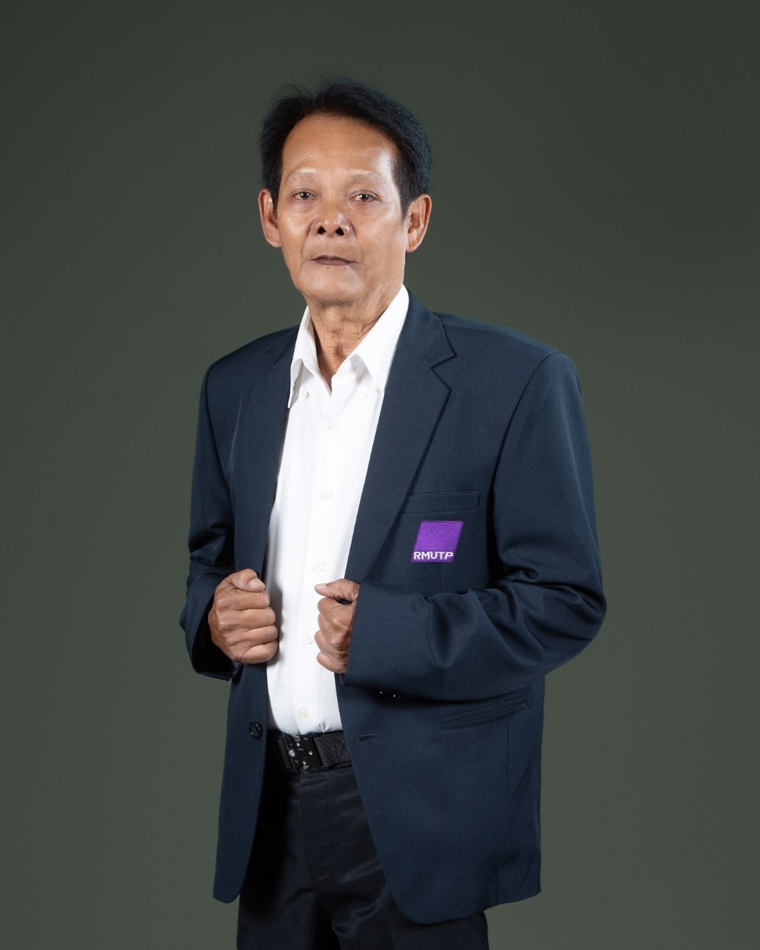 นายธนะพัฒน์ พึ่งปาน